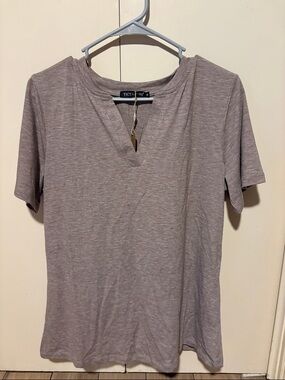 Women’s medium Short Sleeve V Notch Tee - light brown NWT